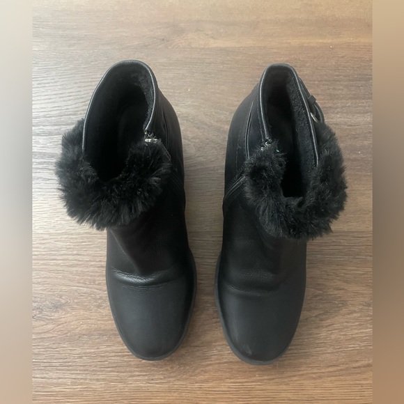 Aquatalia By Marvin K. Women's Black Cameron Faux Fur Trim Wedge Bootie Size 6.5 - Picture 10 of 14